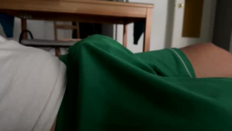 Snapshot of eriolt9 chatting on September 29, 2025, 4:12 pm Eriolt online show from September 29, 2025, 4:12 pm