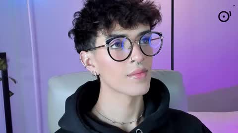   online show from November 14, 2025, 2:54 am