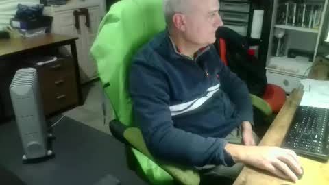 ernello online show from October 21, 2025, 12:50 pm