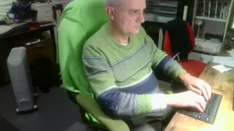 ernello online show from October 25, 2025, 11:43 pm