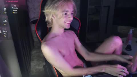 Snapshot of ervi_ chatting on February 26, 2026, 7:57 pm ERV1II online show from February 26, 2026, 7:57 pm