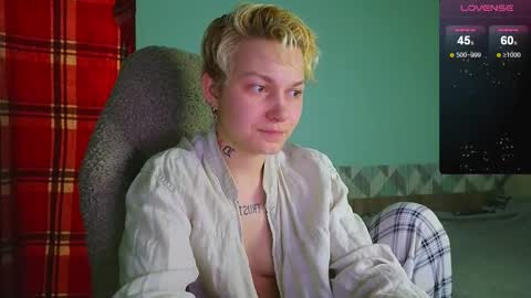 esajukyy online show from December 19, 2024, 2:57 pm