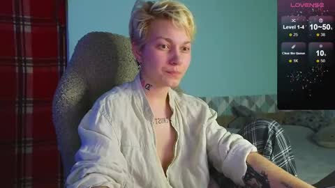 esajukyy online show from December 20, 2024, 2:16 pm