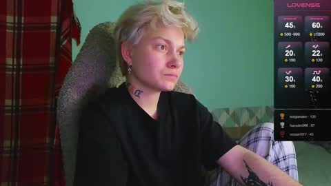 esajukyy online show from December 30, 2024, 1:03 pm