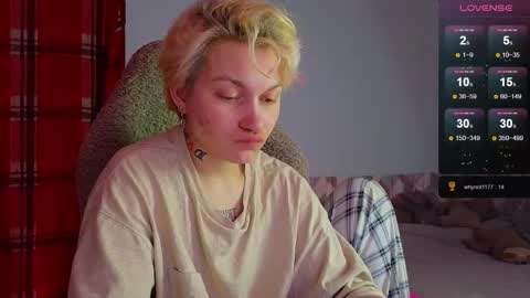 esajukyy online show from February 10, 2025, 1:44 pm