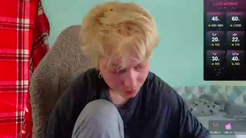 esajukyy online show from February 26, 2025, 6:15 am