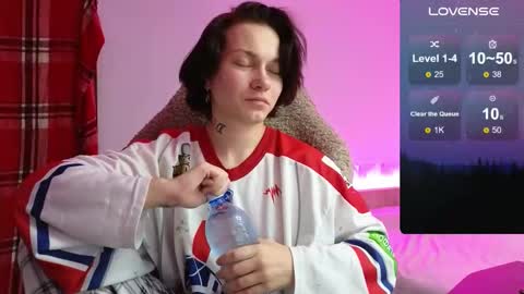 esajukyy online show from September 16, 2025, 10:49 am