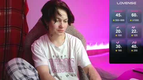 esajukyy online show from November 3, 2025, 1:12 pm