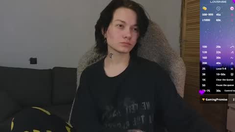 esajukyy online show from April 11, 2026, 1:15 pm