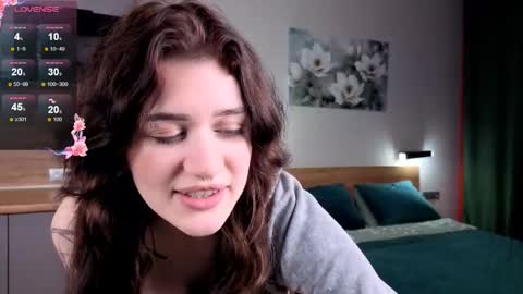 EshleGreen online show from November 17, 2025, 2:34 pm