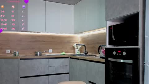 EshleGreen online show from April 9, 2026, 1:38 pm