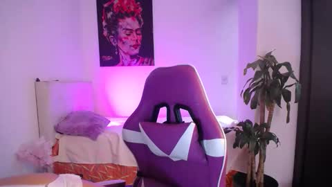 Esmeralda online show from February 4, 2026, 7:42 pm