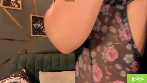 Esmeralda online show from April 19, 2026, 8:00 pm