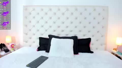 esmeralda  online show from March 12, 2025, 3:29 pm