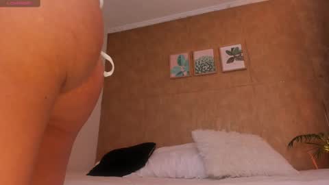 Snapshot of esmeralda__g chatting on February 23, 2025, 2:04 pm Esmeralda G online show from February 23, 2025, 2:04 pm