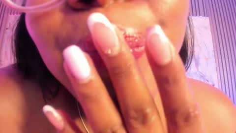 esmeralda online show from February 3, 2025, 12:14 pm