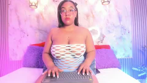 esmeralda online show from March 10, 2025, 9:32 am