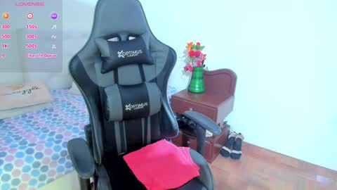 esme online show from March 9, 2025, 8:31 pm