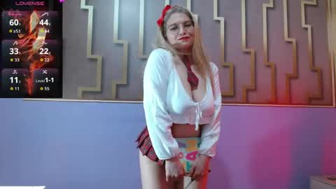 Esmeralda .INDEPENDENT MODEL online Monday to Saturday 3 pm Chicago online show from May 27, 2026, 3:03 am