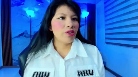 Esmeralda  online show from November 25, 2025, 11:32 am