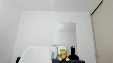 Esmeralda online show from March 6, 2025, 3:45 pm