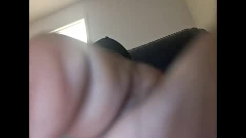 esmoovethegod online show from September 23, 2025, 2:47 am