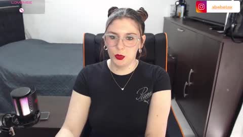 Xbebetax online show from November 22, 2025, 8:41 pm