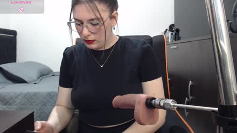 Xbebetax online show from November 26, 2025, 7:37 pm