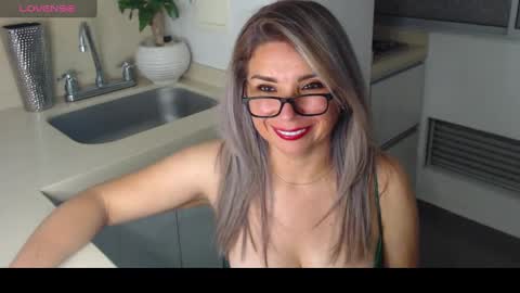 Juliana online show from February 7, 2025, 12:42 am