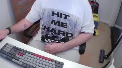 Morph online show from November 2, 2025, 8:33 pm