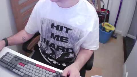 Morph online show from December 16, 2025, 9:42 pm