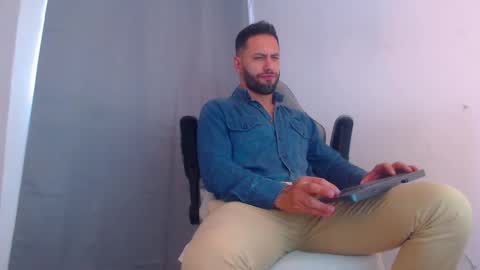 esteban online show from January 4, 2025, 8:27 pm