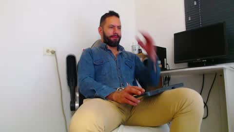 esteban online show from March 10, 2026, 3:50 pm