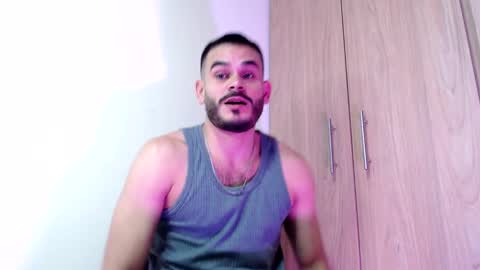 Snapshot of esteban_fer chatting on January 3, 2025, 4:59 pm Esteban Fernandez online show from January 3, 2025, 4:59 pm