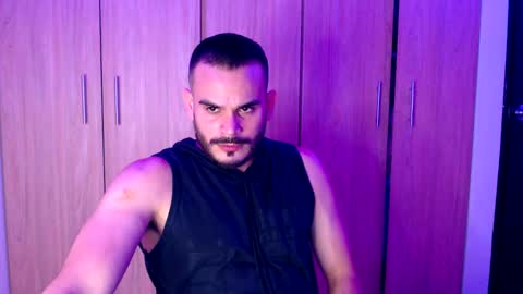 Snapshot of esteban_fer chatting on February 2, 2025, 5:32 am Esteban Fernandez online show from February 2, 2025, 5:32 am