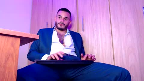 Snapshot of esteban_fer chatting on February 2, 2025, 8:35 am Esteban Fernandez online show from February 2, 2025, 8:35 am