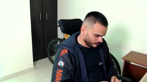 Esteban Fernandez online show from November 15, 2025, 7:10 pm