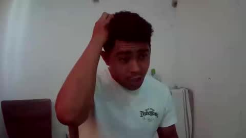 Snapshot of esteban_verg chatting on October 24, 2025, 11:39 am wailer1996 online show from October 24, 2025, 11:39 am