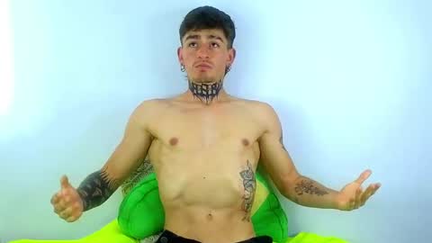 Esteban independent model online show from March 8, 2025, 5:11 pm