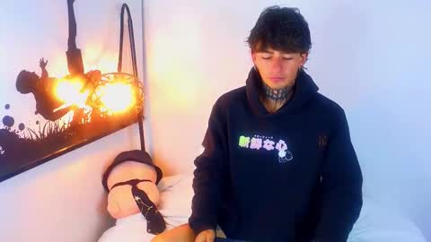 Esteban independent model online show from September 16, 2025, 10:16 am