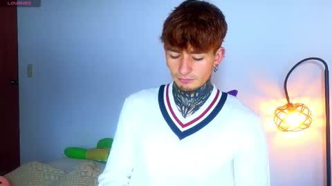 Esteban independent model online show from December 1, 2025, 10:42 am