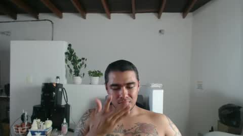 Snapshot of estebanmed92 chatting on November 8, 2025, 5:12 pm estebanmed92 online show from November 8, 2025, 5:12 pm