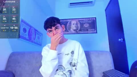 Snapshot of estebanperez_ chatting on January 14, 2025, 3:15 pm Esteban online show from January 14, 2025, 3:15 pm