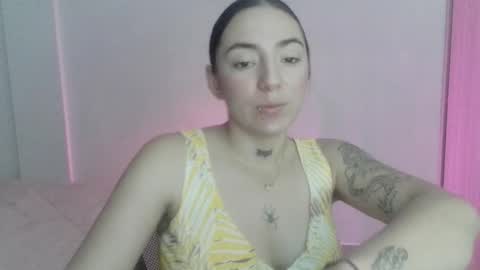 Snapshot of estefa1 chatting on November 19, 2025, 3:01 pm estefa1 online show from November 19, 2025, 3:01 pm