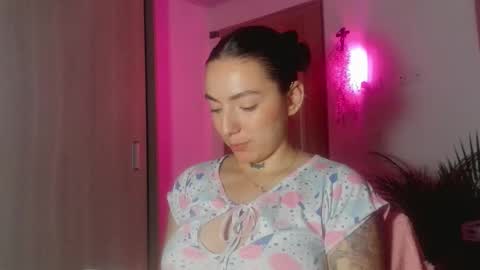 Snapshot of estefa1 chatting on January 7, 2026, 6:38 am estefa1 online show from January 7, 2026, 6:38 am