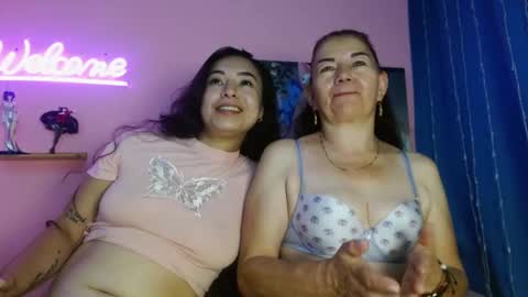 estefania_344 online show from October 6, 2025, 8:17 pm