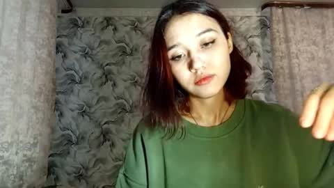 estellekirbo online show from February 15, 2026, 12:03 pm