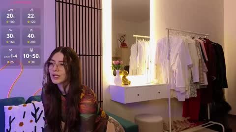 Ester online show from March 7, 2025, 9:38 pm