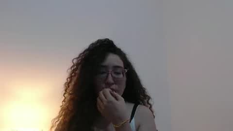 esteralcantara online show from February 11, 2026, 1:21 am