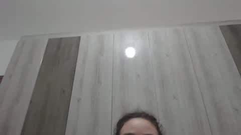 esteralcantara online show from April 21, 2026, 1:42 am